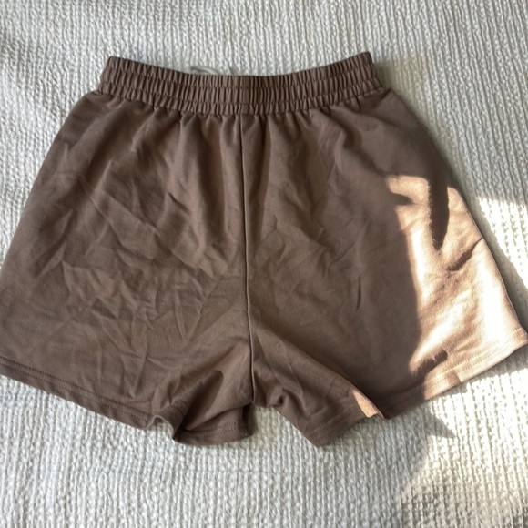 Amazon shorts - Picture 2 of 2